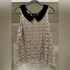 Anthropology sleeveless top w/ silver circles, lace, peter pan collar. Medium